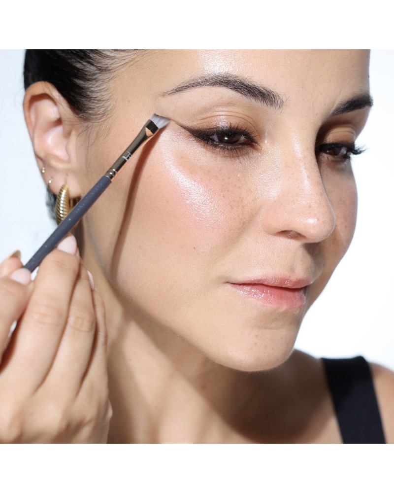 Pincel biselado on sale eyeliner