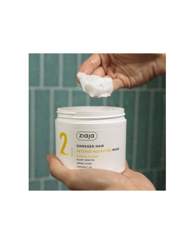 PLANT ESSENTIALS Mascarilla capilar nutritiva de Flor de Banana - Ziaja
