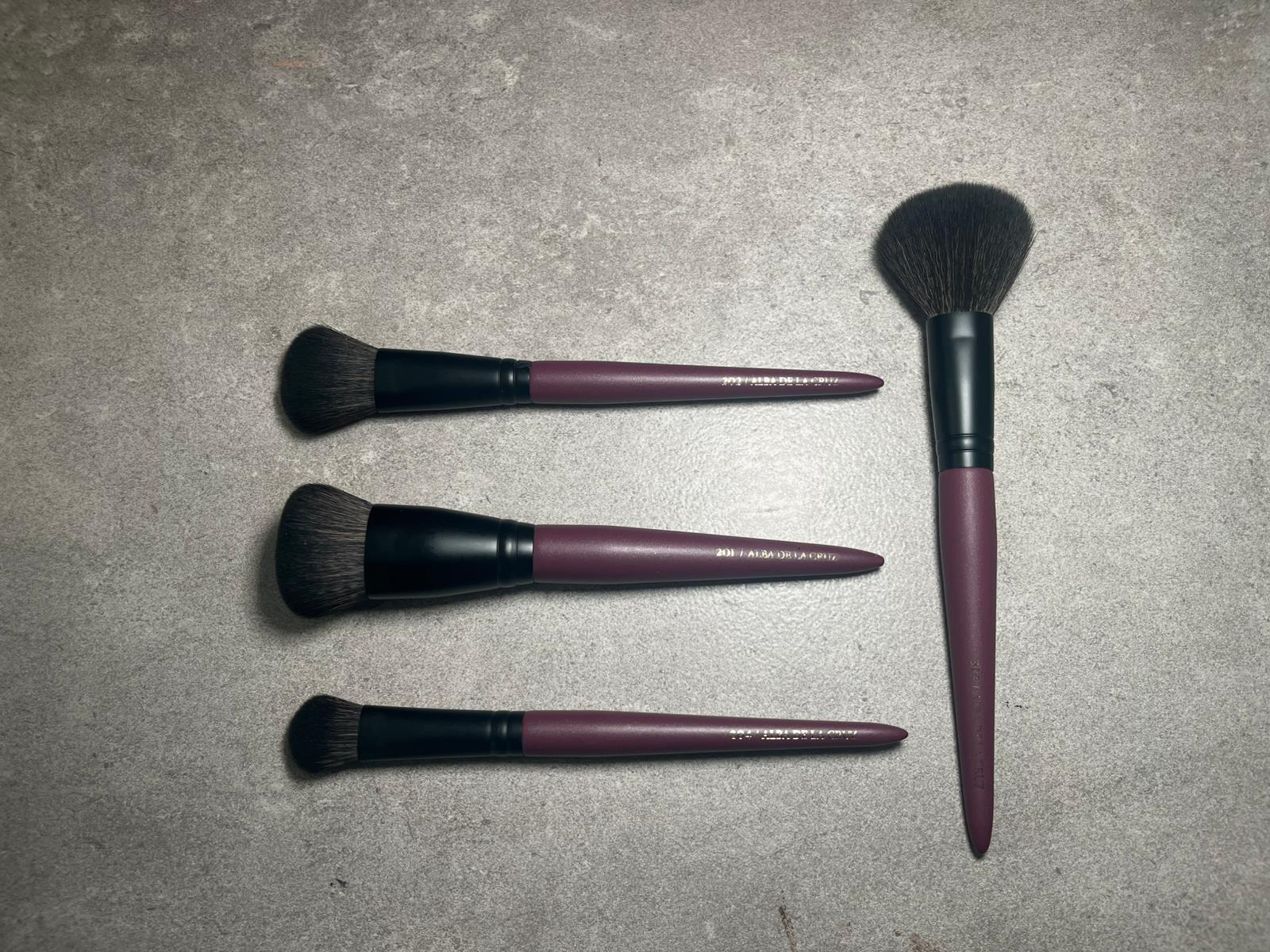 alba de la cruz brochas